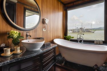 La Regina Legend Cruise