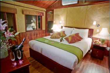 Valentine Junk 5 cabins