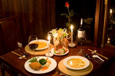 Valentine Junk 5 cabins