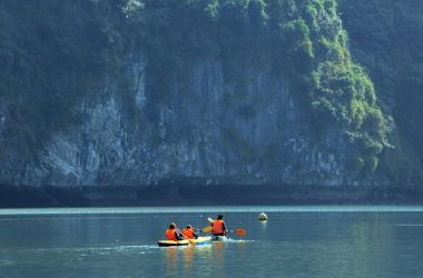 Ao Ech Area - kayaking area in Lan Ha Bay