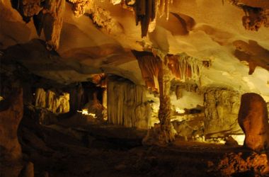 Thien Canh Son Cave