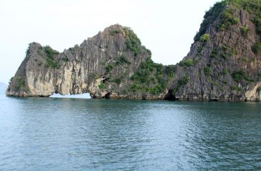 Yen Ngua islet (Saddle hourse islet)