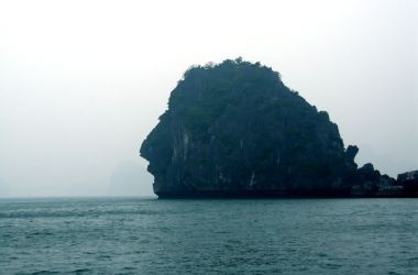 Dau Nguoi islet (head man islet)