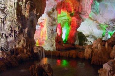 Trinh Nu (Virgin) cave