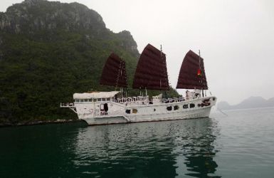 Red Dragon Junk 5 cabins