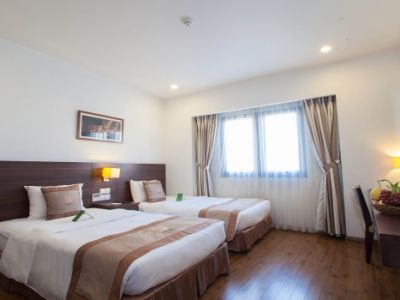 Deluxe twin city view