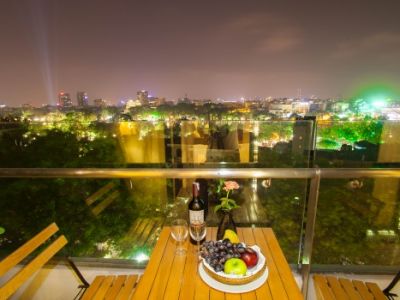 Lake view Suite balcony