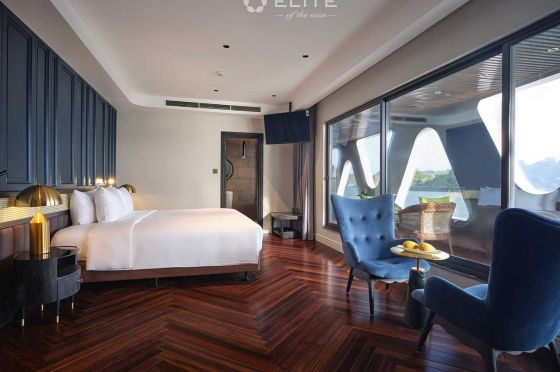 Elite Junior Suite TRIPLE - Private Terrace & Ocean View Bathtub