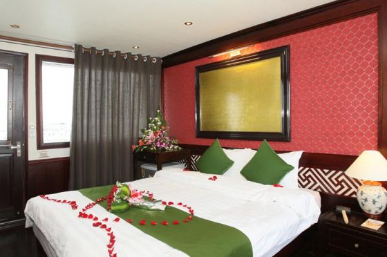 Double balcony - upper floor