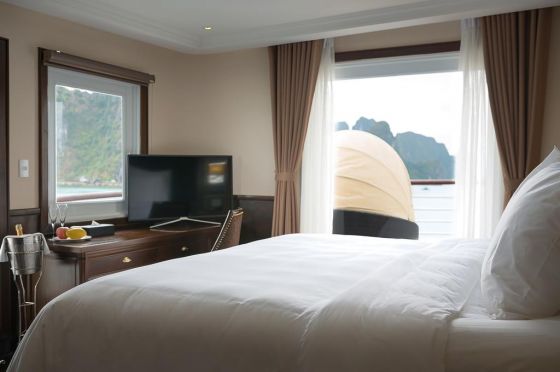 ELEGANCE BALCONY SUITE - upper floor