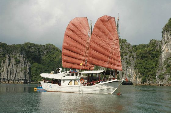 L’Amour Junk - private charter