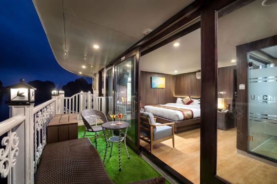 Uni Private Terrace - 2nd floor