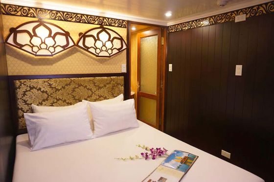 Deluxe window - 1st floor