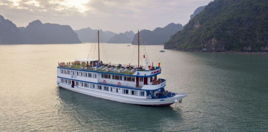 Halong mid range cruises