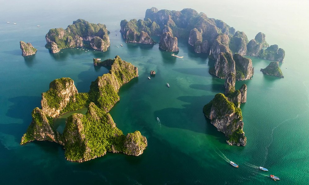 Halong tourism trying to overcome damages of Yagi typhoon Halong tourism trying to overcome damages of Yagi typhoon